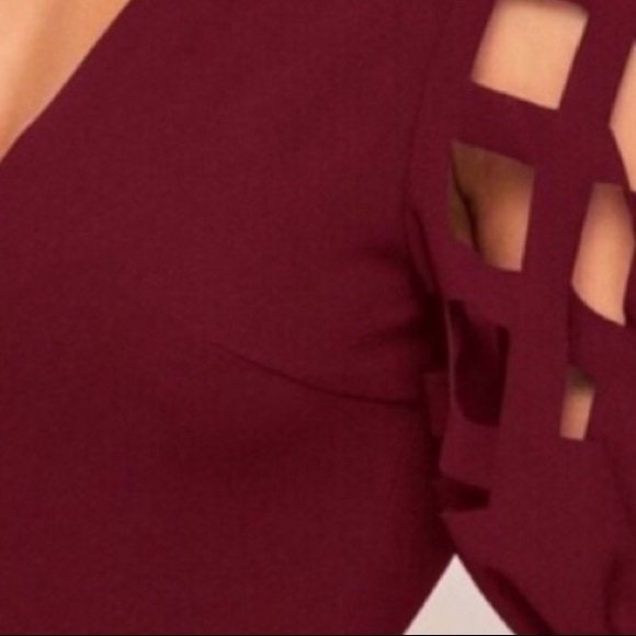 CUT-OUT SLEEVE LOW V NECK BLOUSE /TOP - Picture 8 of 8